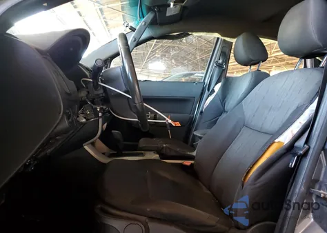 2011 Ford Focus z USA, uszkodzony, nr VIN 1FAHP3FN4BW150377